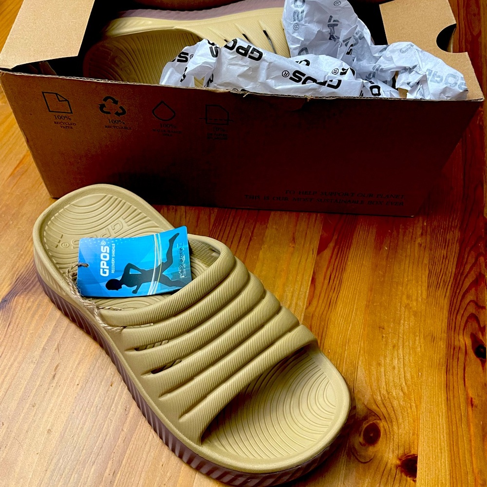 NWT GPOS Sandles